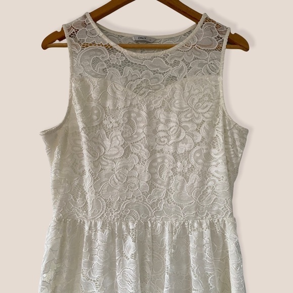 ONLY White Lace Sweetheart Dress - Picture 2 of 6
